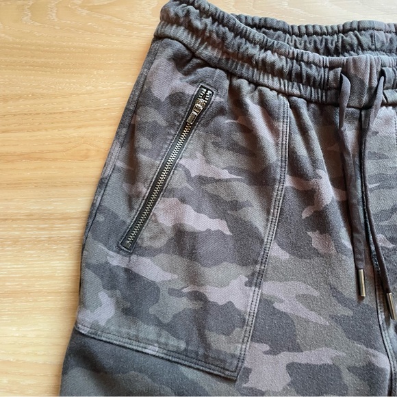 Athleta Camo Farallon Joggers / Sweatpants - Grey Size 8 - Picture 10 of 15